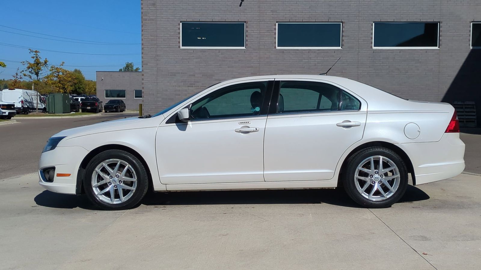 2012 Ford Fusion SEL photo 2