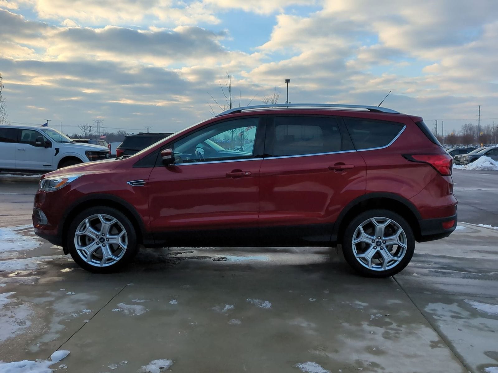 Thumbnail: 2019 Ford Escape - 3