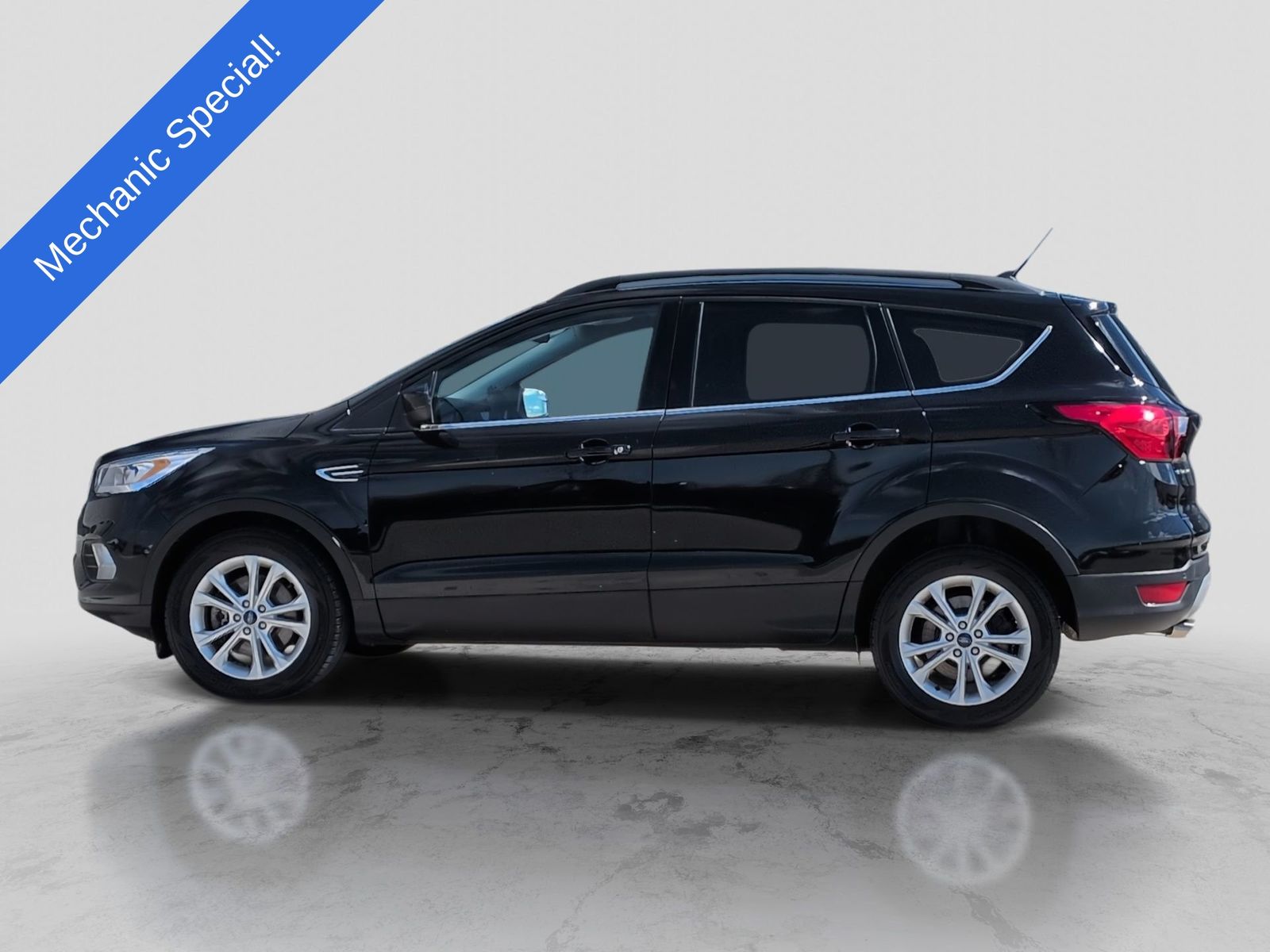 Thumbnail: 2019 Ford Escape - 3