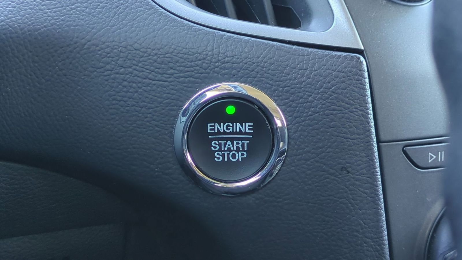 Thumbnail: 2018 Ford Edge - 26