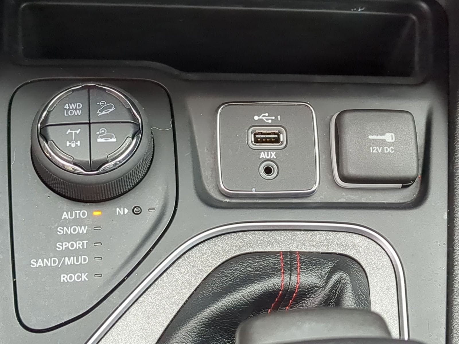 Thumbnail: 2020 Jeep Cherokee - 33