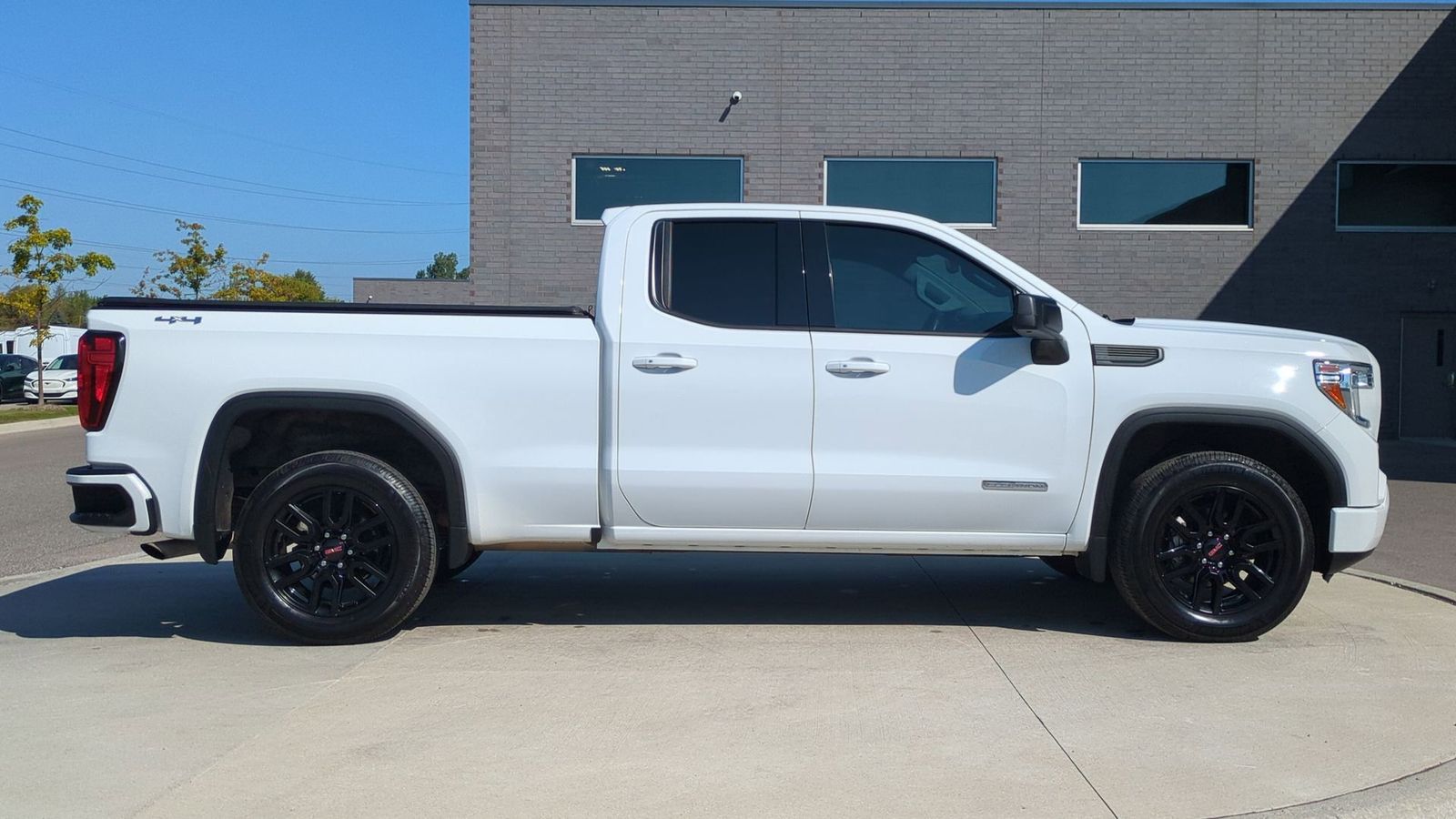 Thumbnail: 2022 GMC Sierra 1500 - 8