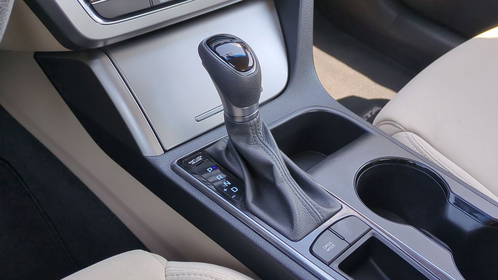 Thumbnail: 2016 Hyundai Sonata - 29