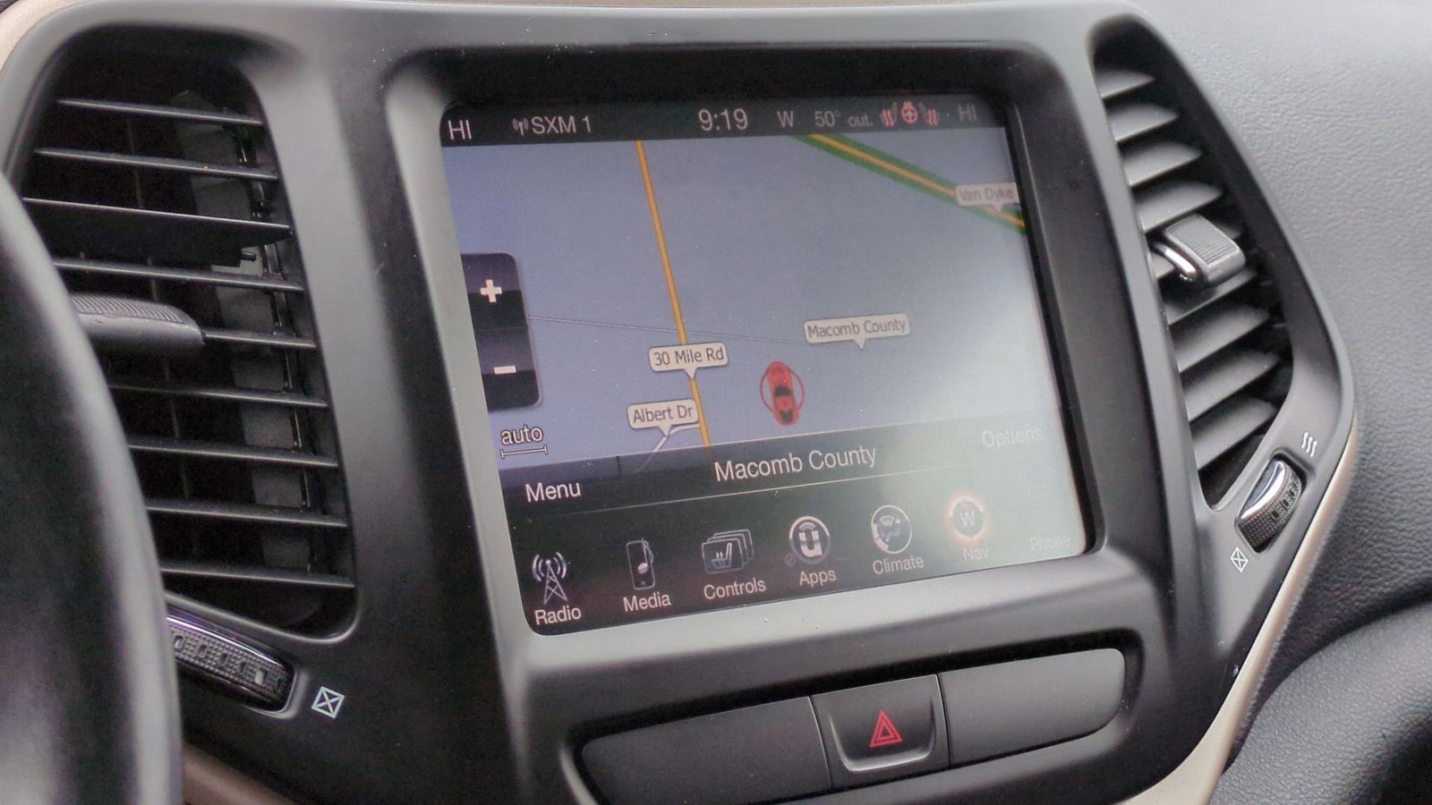 Thumbnail: 2015 Jeep Cherokee - 30