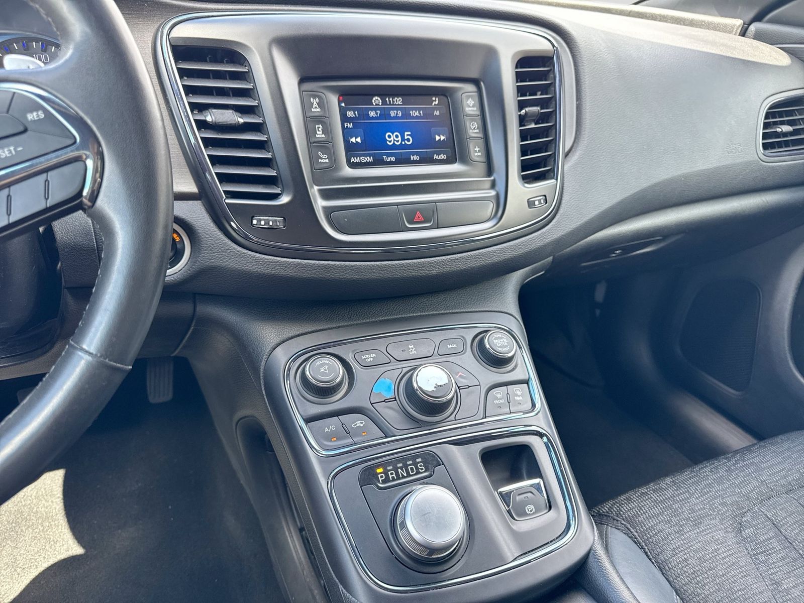 Thumbnail: 2016 Chrysler 200 - 28