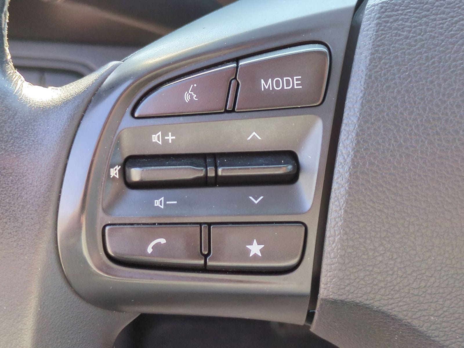 Thumbnail: 2023 Hyundai Venue - 26