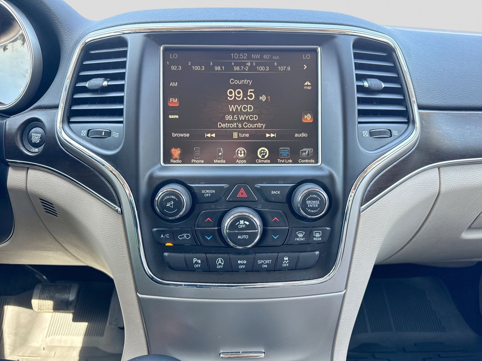 Thumbnail: 2017 Jeep Grand Cherokee - 30