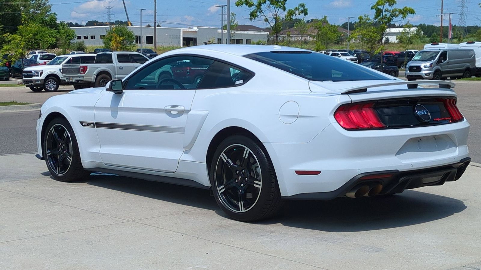 2019 Ford Mustang GT Premium photo 2