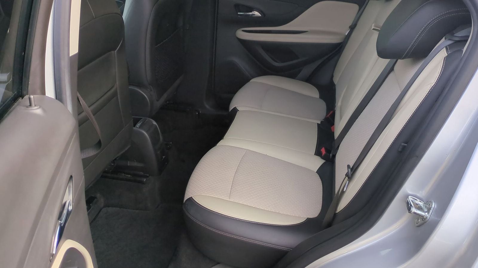 Thumbnail: 2018 Buick Encore - 21