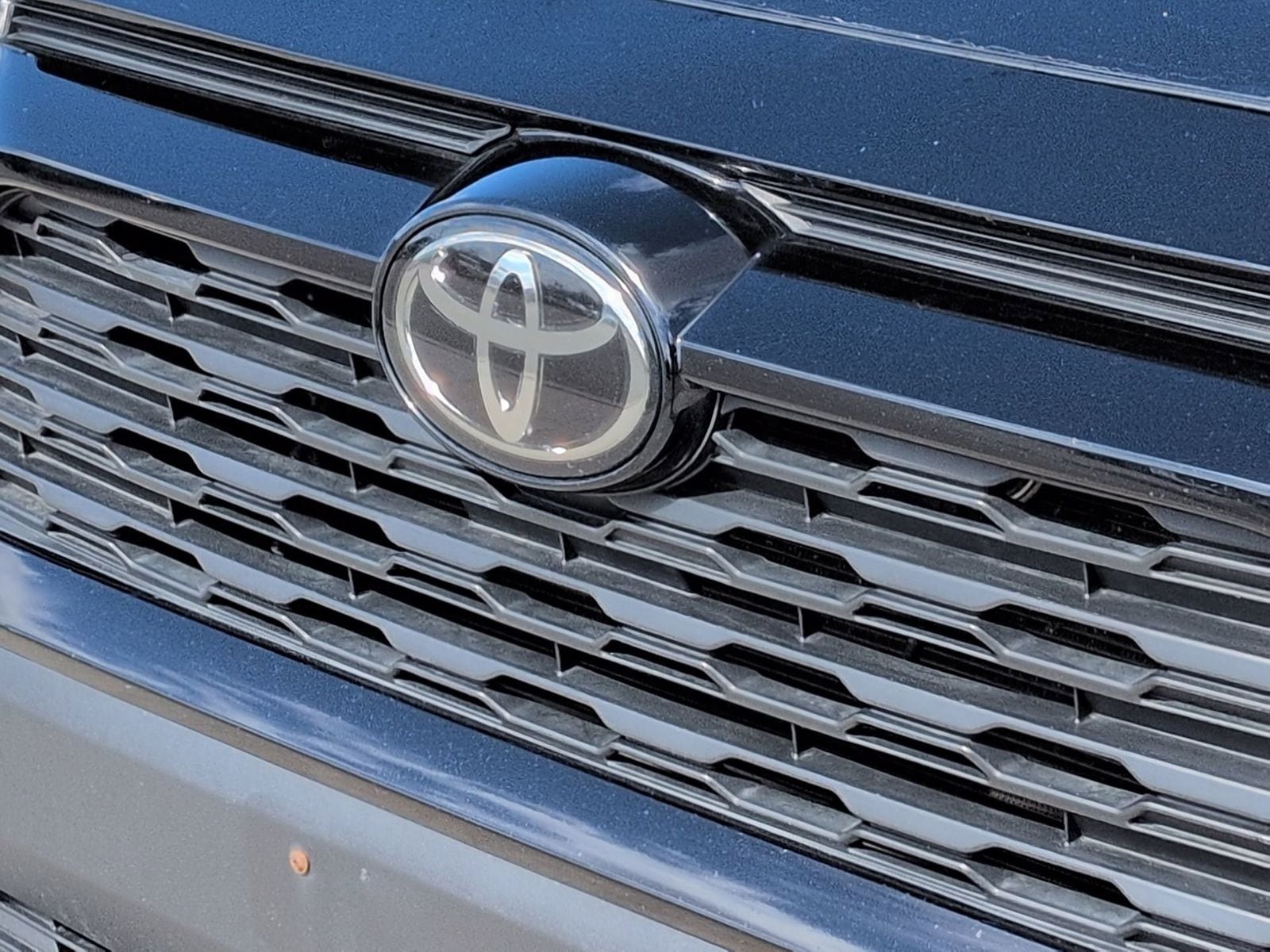 Thumbnail: 2019 Toyota RAV4 - 13