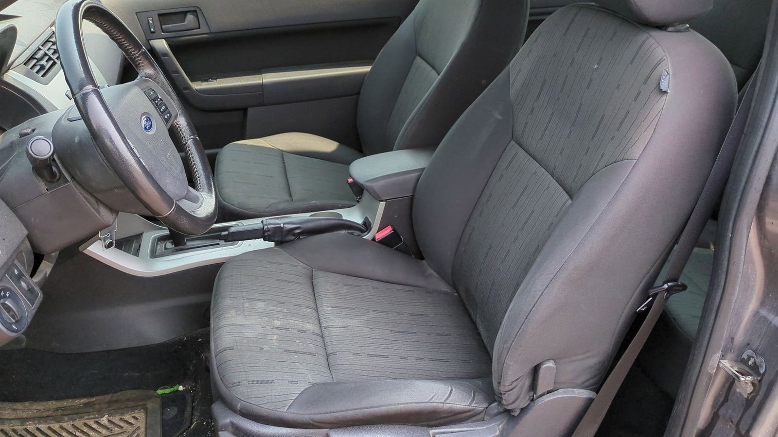 Thumbnail: 2010 Ford Focus - 10