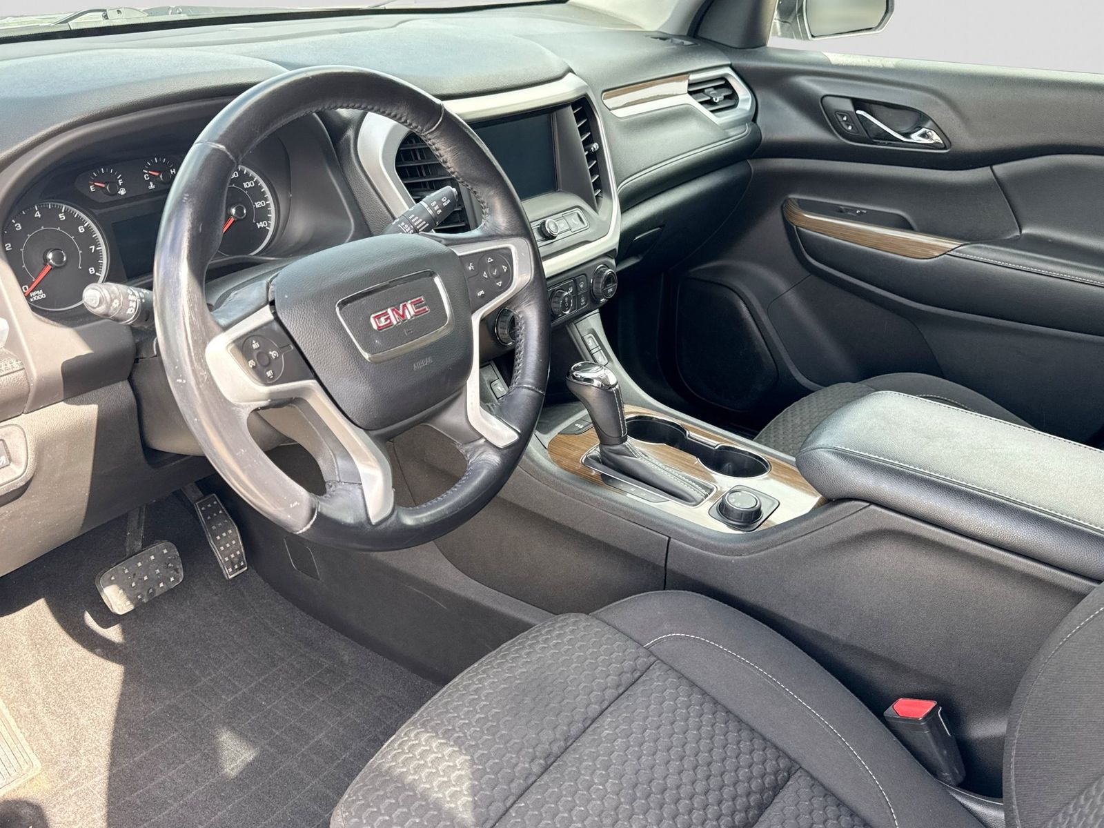 Thumbnail: 2017 GMC Acadia - 2