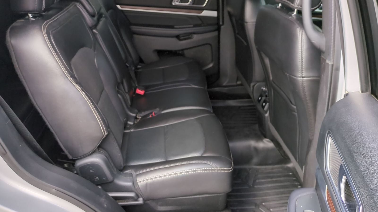 Thumbnail: 2018 Ford Explorer - 29