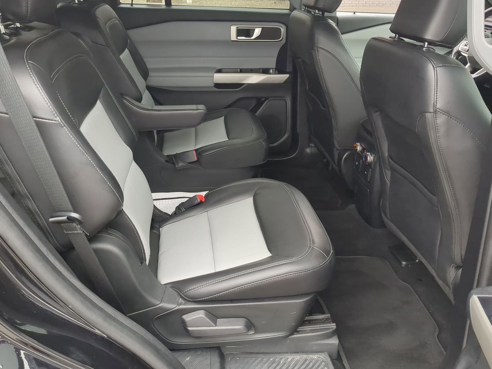 Thumbnail: 2022 Ford Explorer - 24