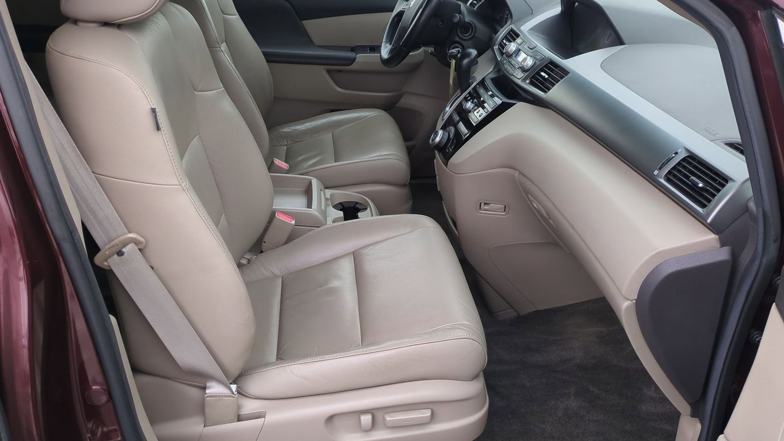 Thumbnail: 2012 Honda Odyssey - 19