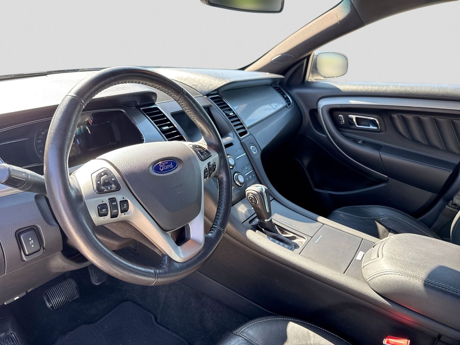 Thumbnail: 2015 Ford Taurus - 2