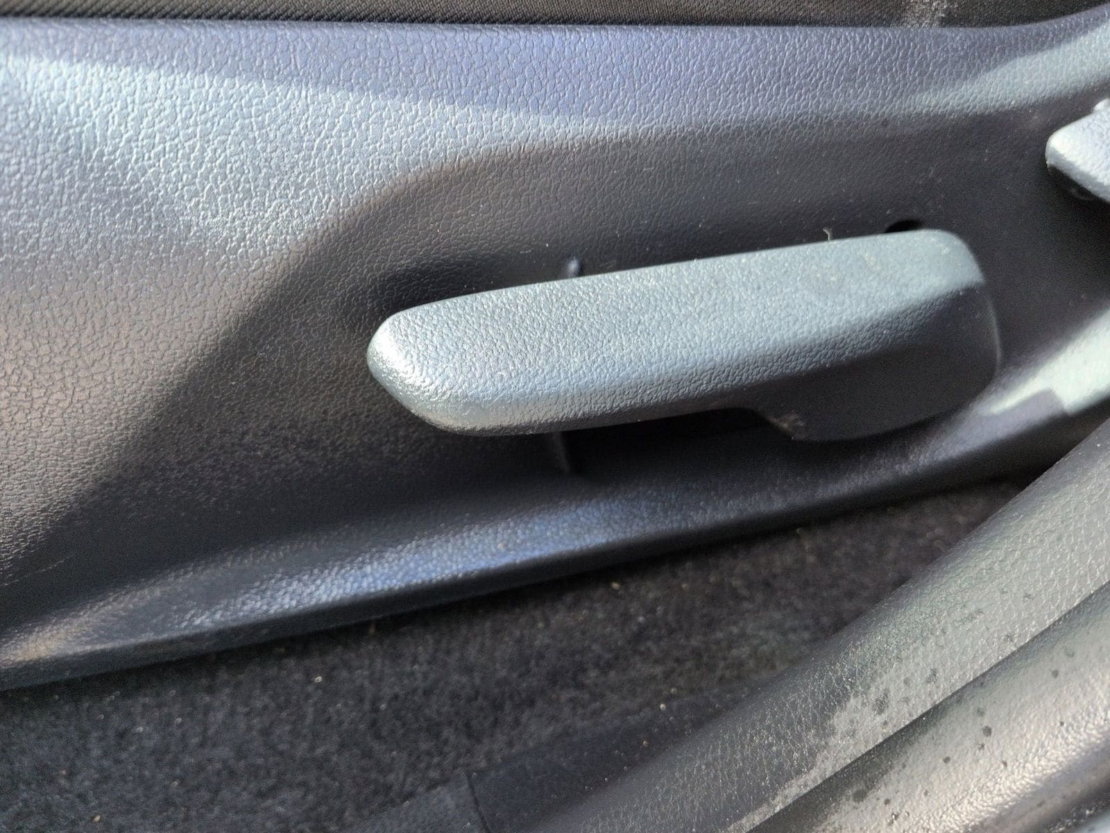 Thumbnail: 2019 Toyota RAV4 - 19