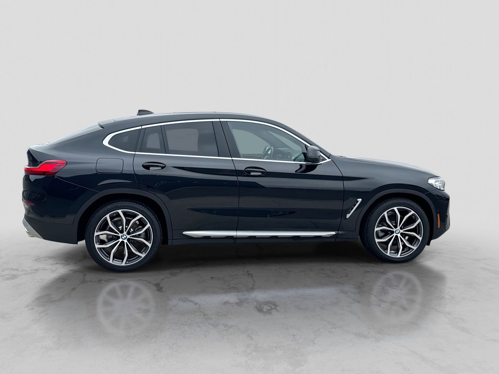 Thumbnail: 2022 BMW X4 - 8