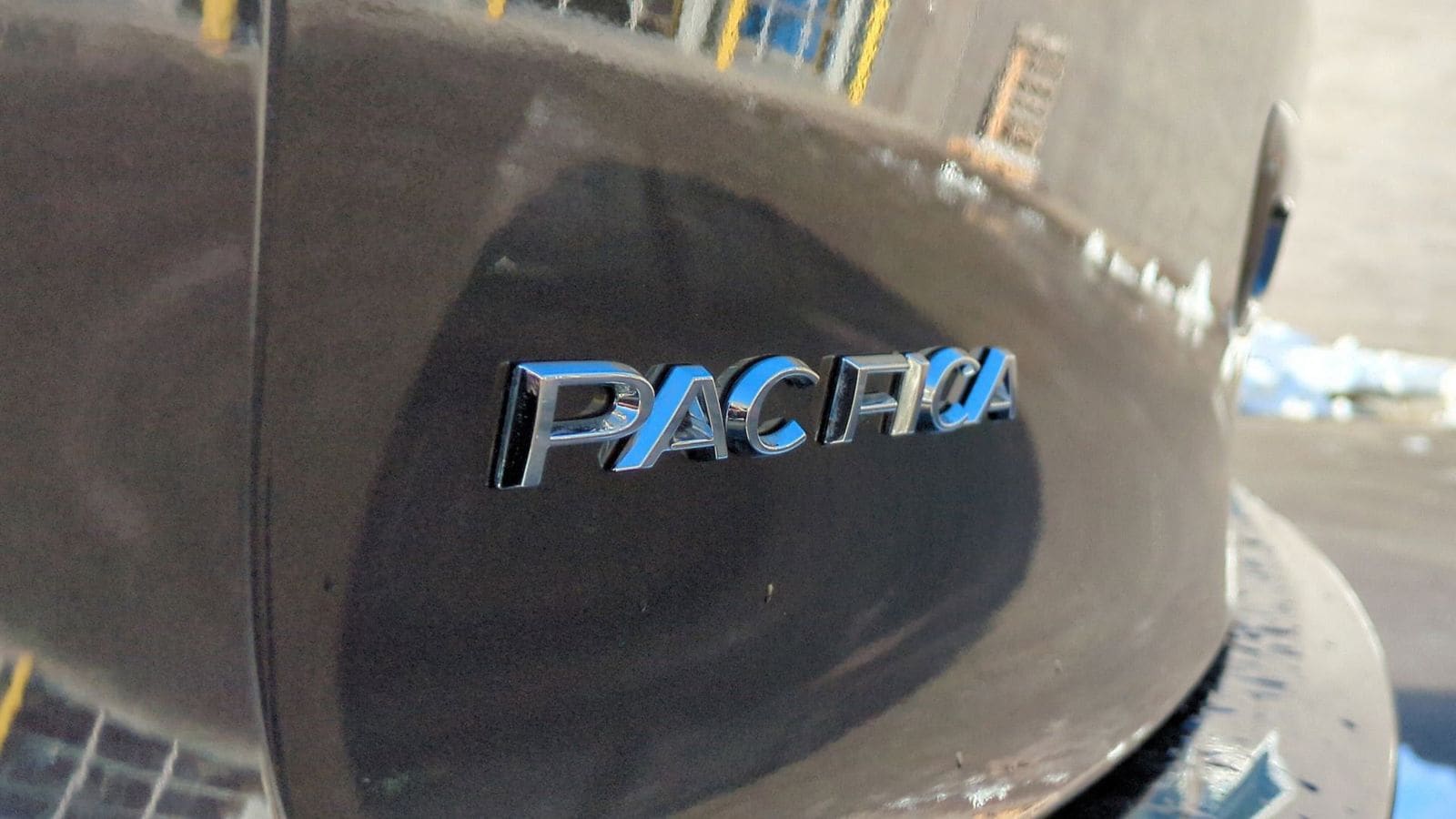 Thumbnail: 2018 Chrysler Pacifica - 12