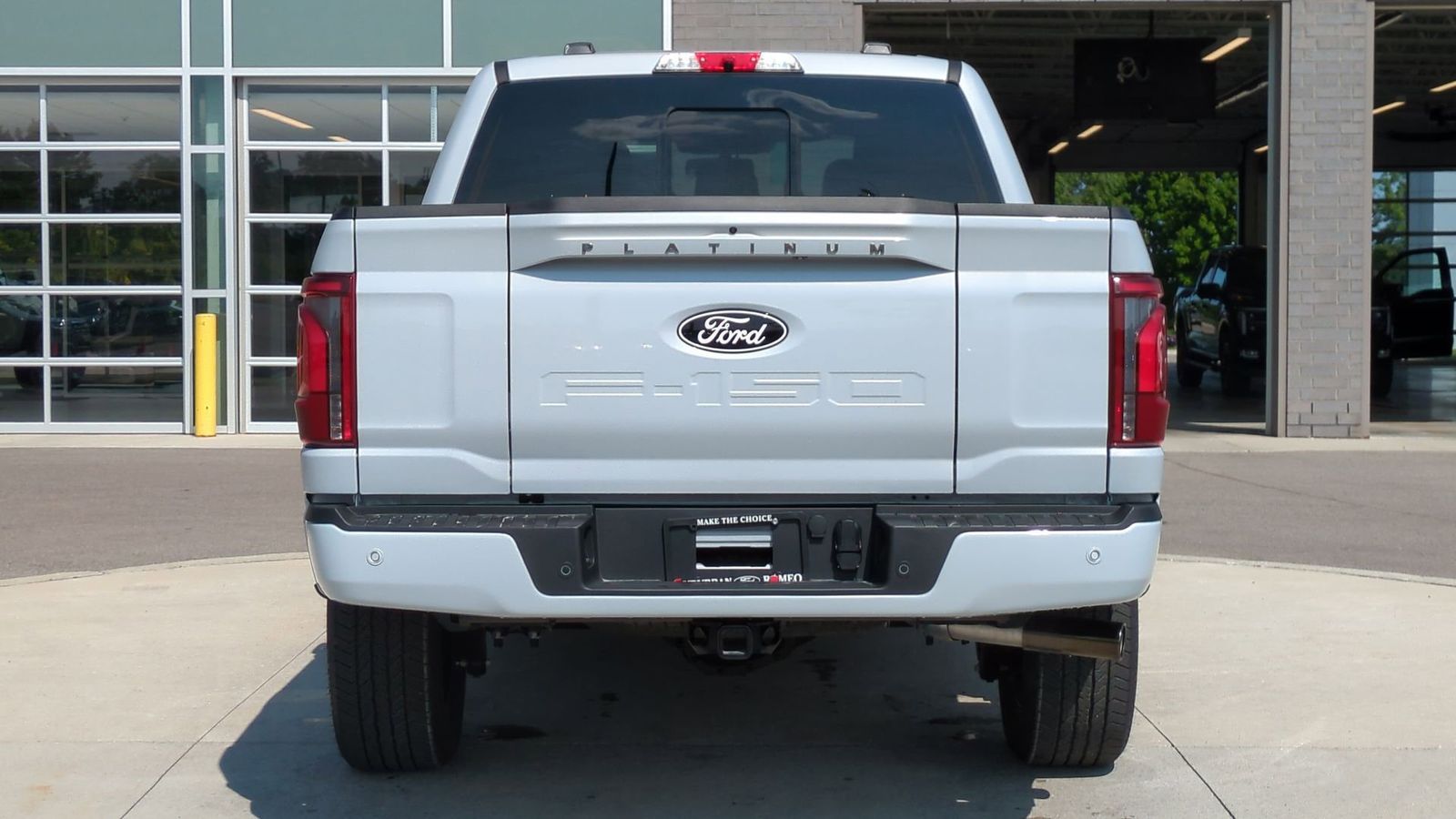 2025 Ford F-150 Platinum photo 4
