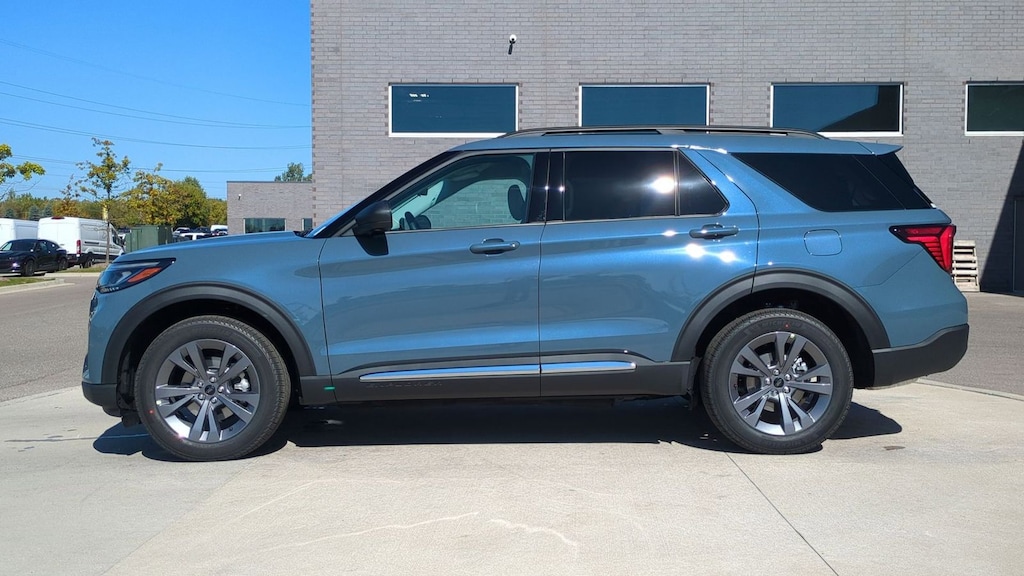 New 2025 Ford Explorer Active SUV