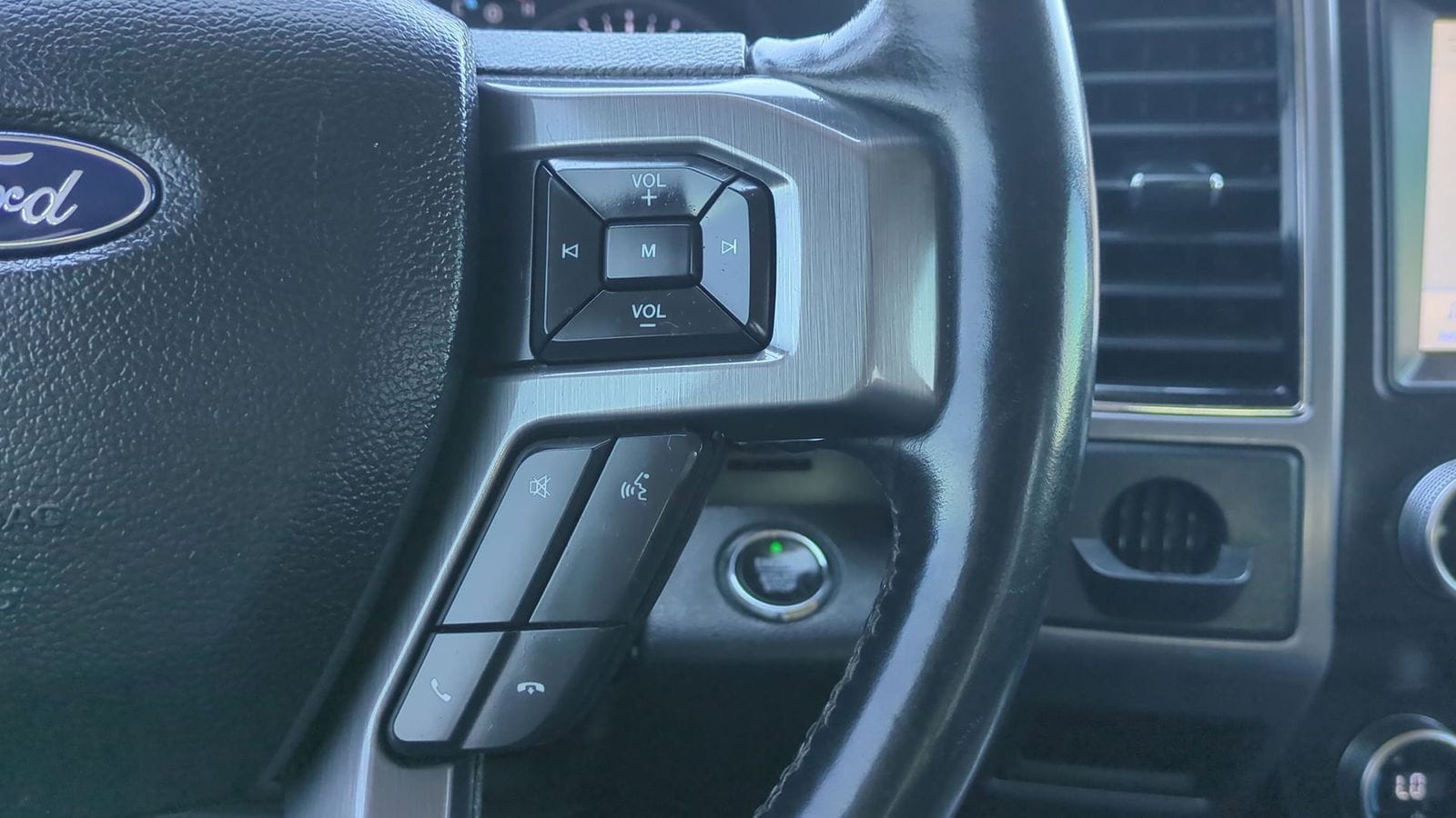 Thumbnail: 2020 Ford Expedition - 25