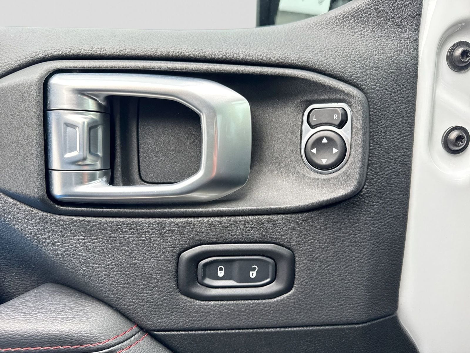 Thumbnail: 2021 Jeep Wrangler - 19