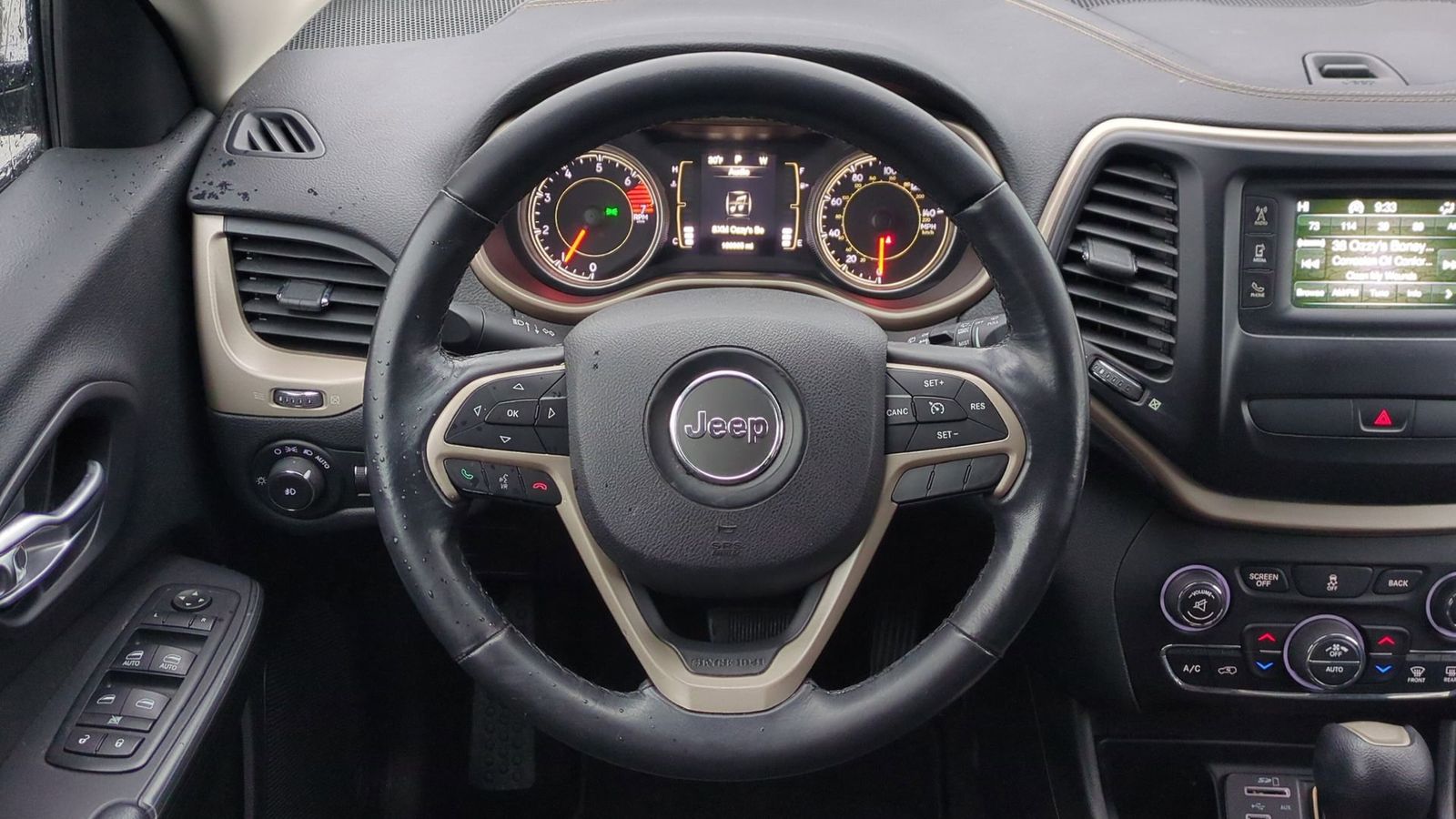 Thumbnail: 2016 Jeep Cherokee - 24