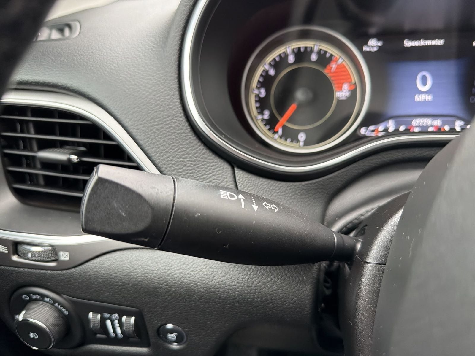 Thumbnail: 2021 Jeep Cherokee - 28