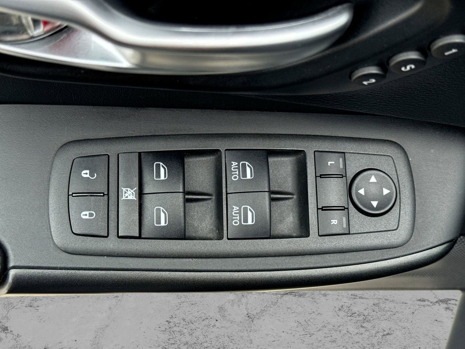 Thumbnail: 2022 Jeep Cherokee - 18