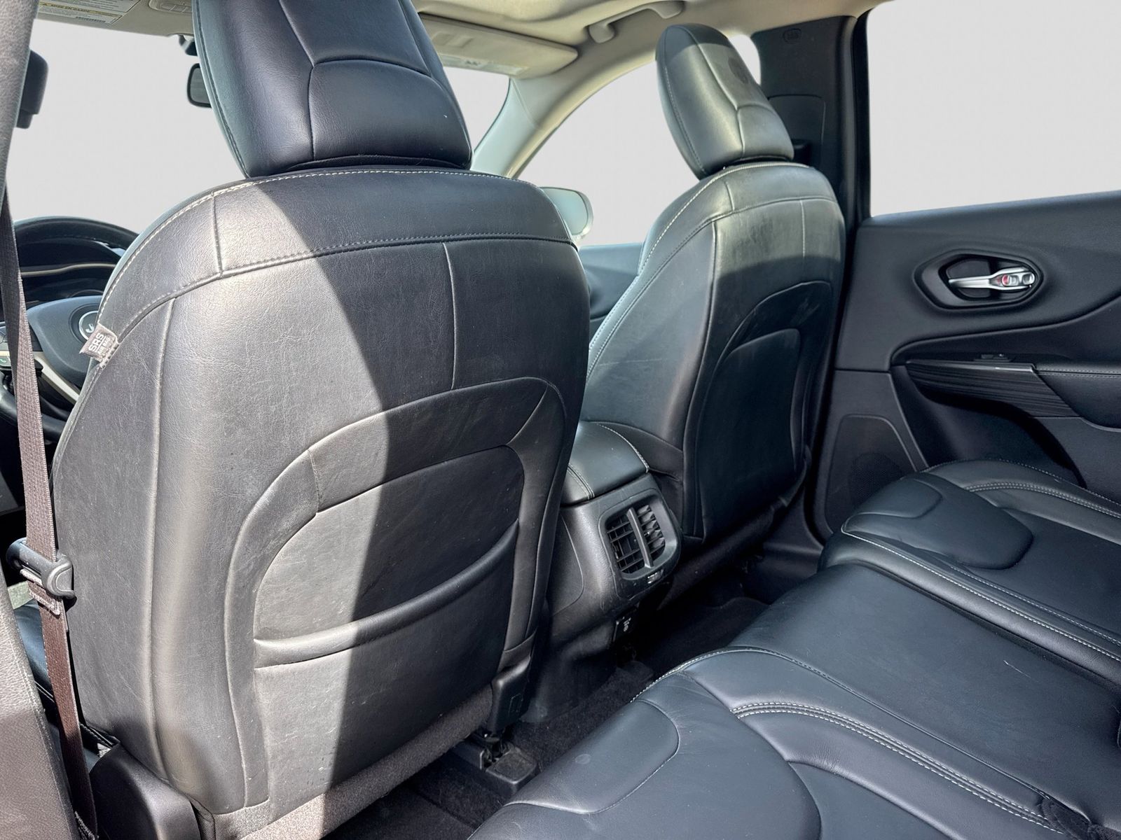 Thumbnail: 2014 Jeep Cherokee - 21