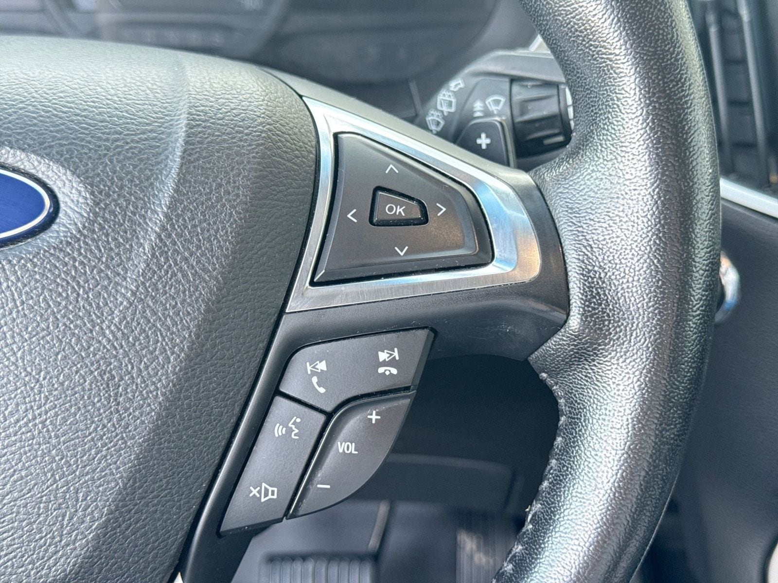 Thumbnail: 2017 Ford Edge - 25