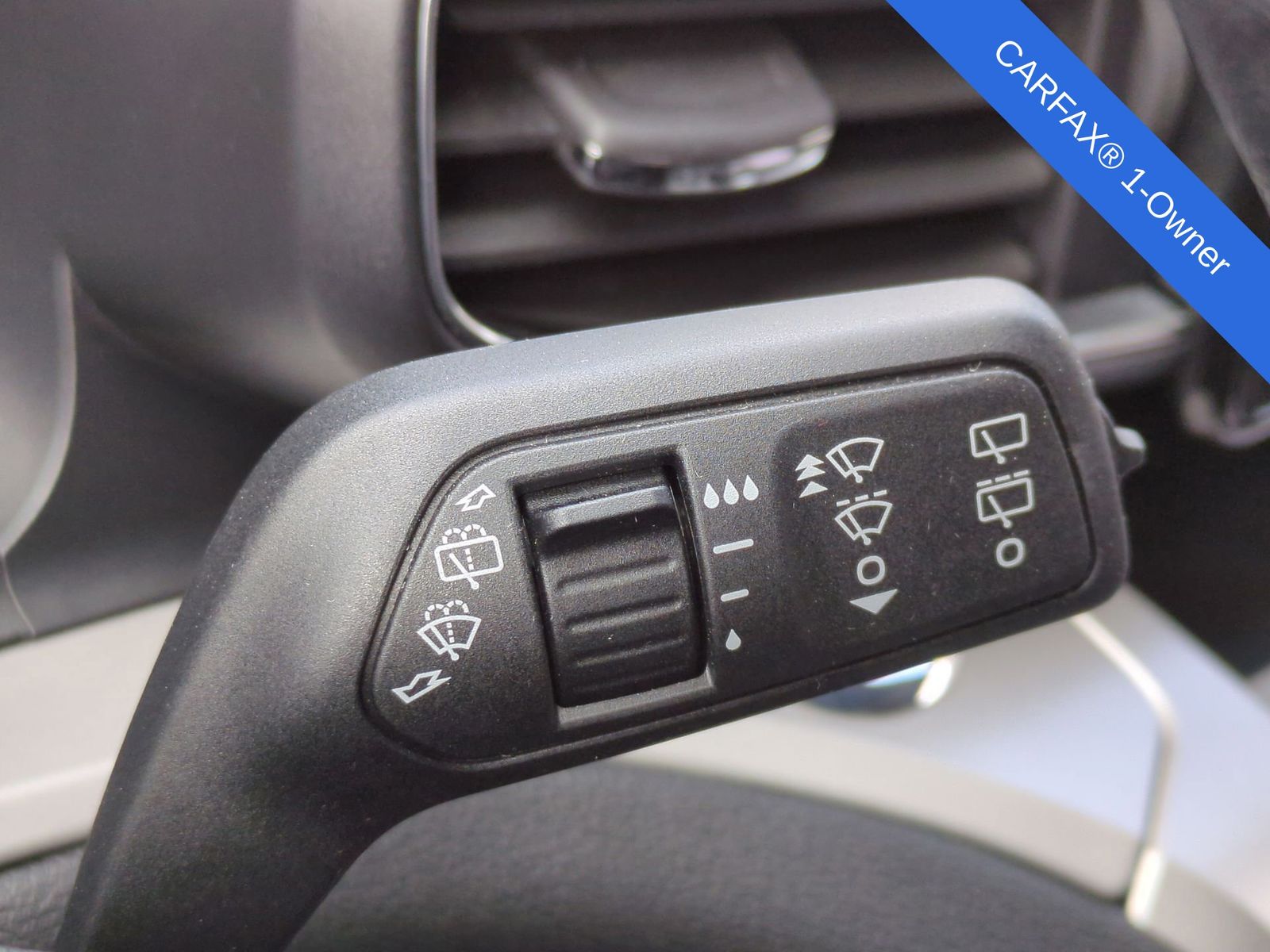 Thumbnail: 2024 Ford Explorer - 32