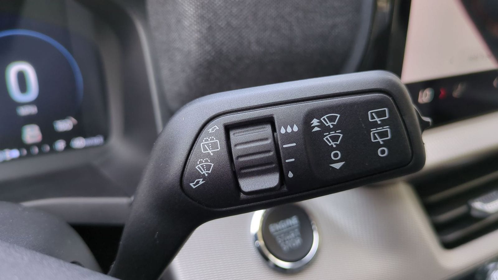 2025 Ford Explorer Active 24