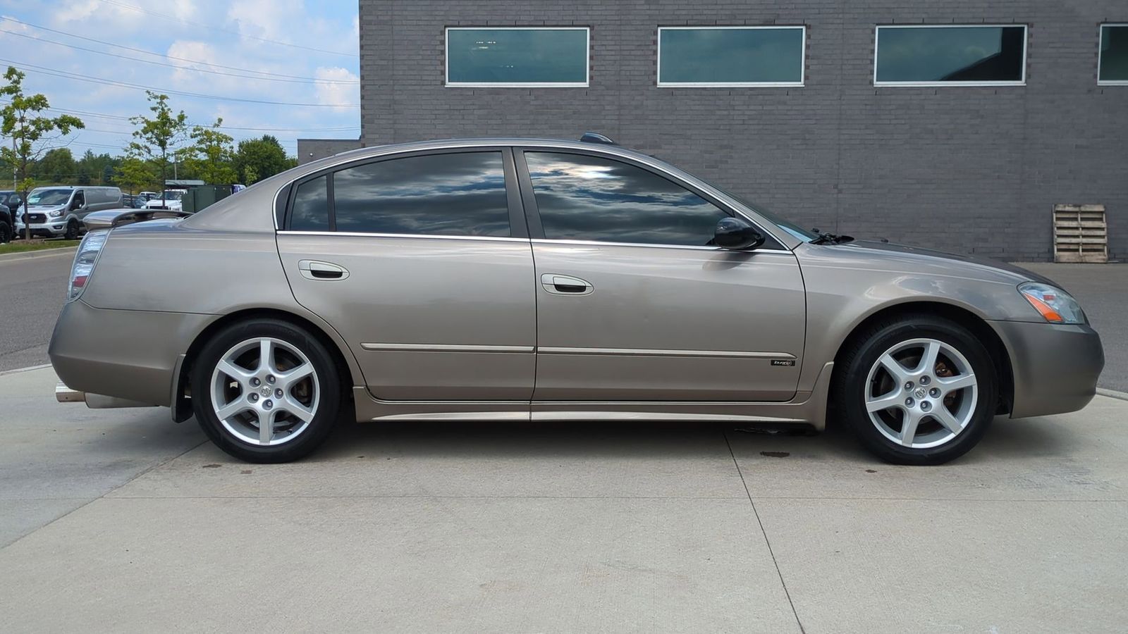 Thumbnail: 2003 Nissan Altima - 13