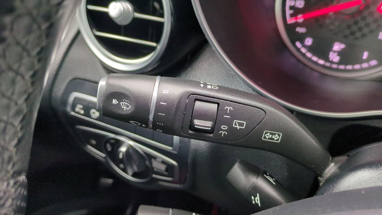 Thumbnail: 2017 Mercedes-Benz GLC - 27