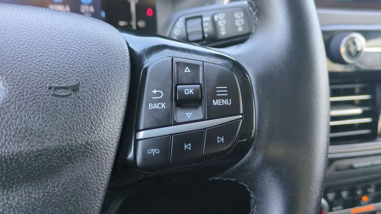 Thumbnail: 2023 Ford Escape - 25