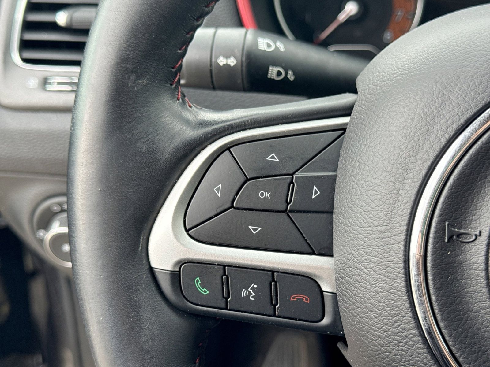 Thumbnail: 2018 Jeep Compass - 28