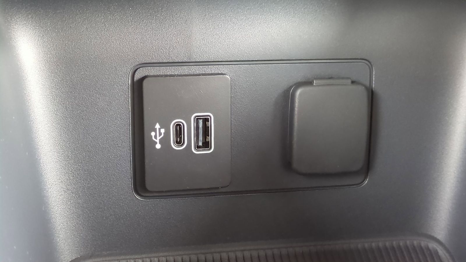 Thumbnail: 2026 Ford Explorer - 30