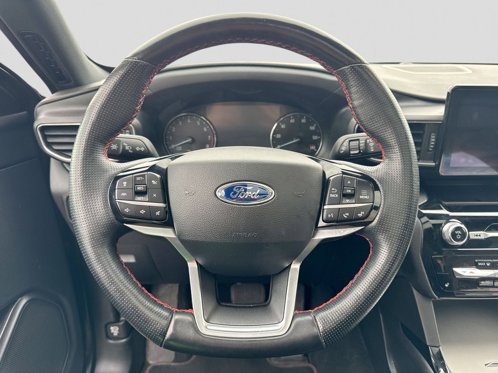 Thumbnail: 2022 Ford Explorer - 26