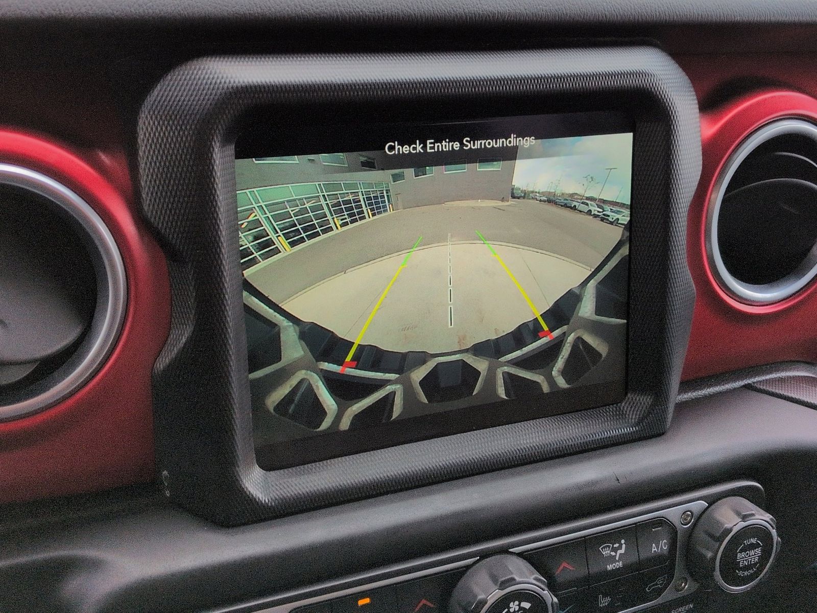 Thumbnail: 2020 Jeep Wrangler - 34