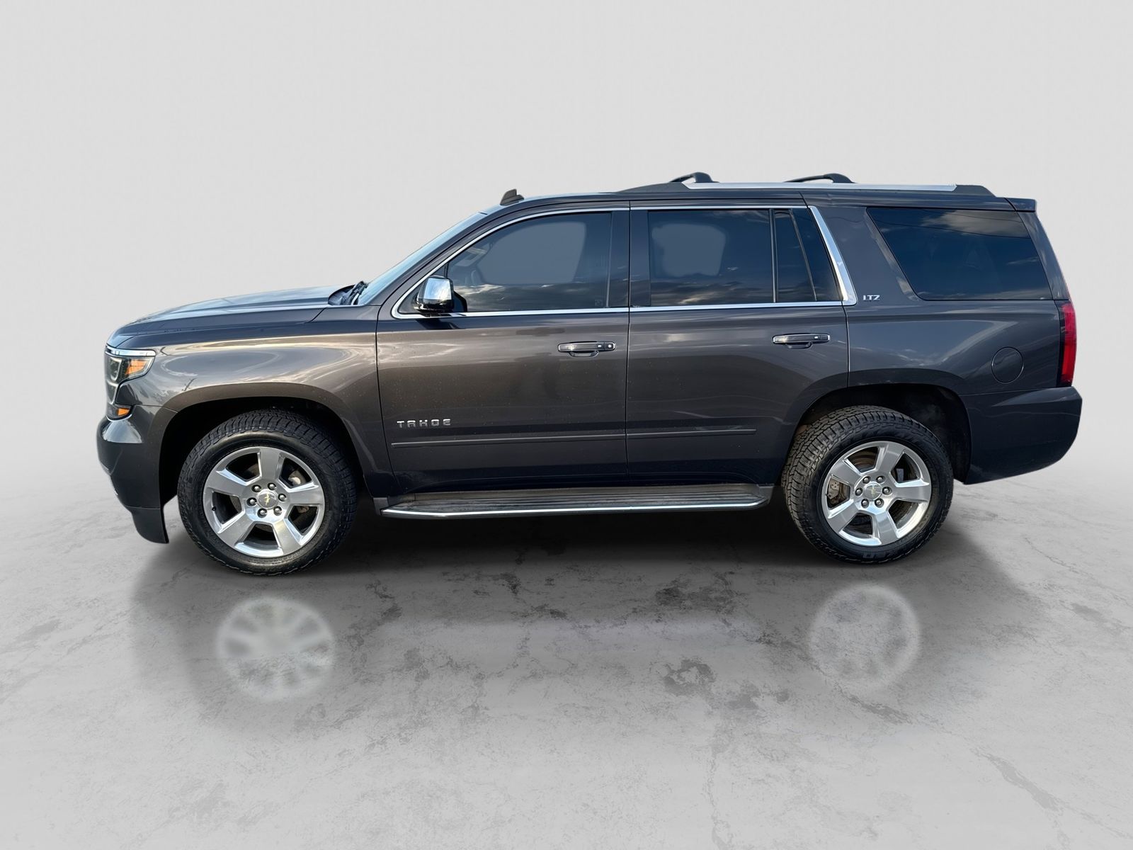 Thumbnail: 2015 Chevrolet Tahoe - 3