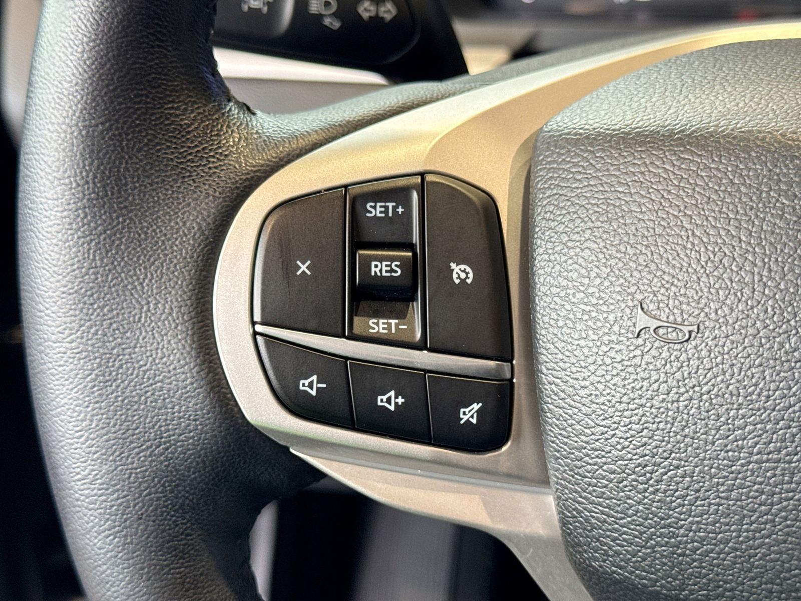 Thumbnail: 2023 Ford Explorer - 25