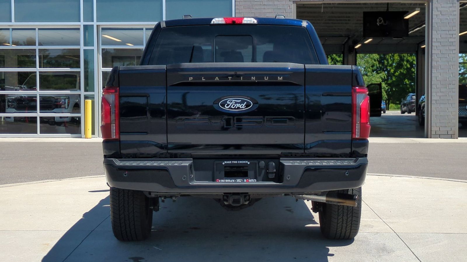2025 Ford F-150 Platinum photo 4