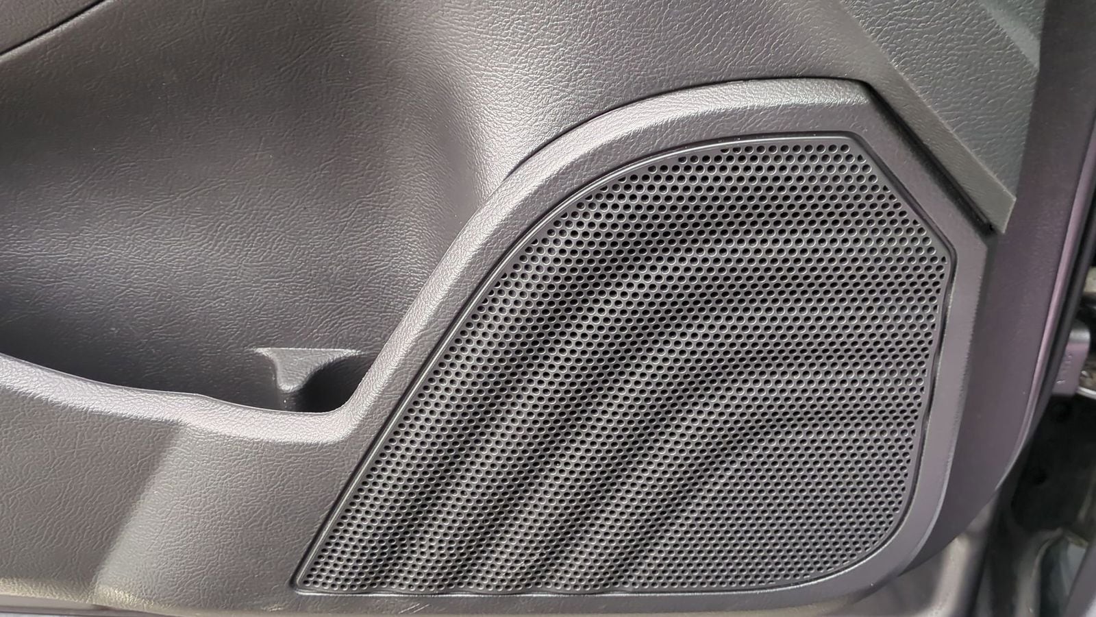 Thumbnail: 2014 Ford Taurus - 33