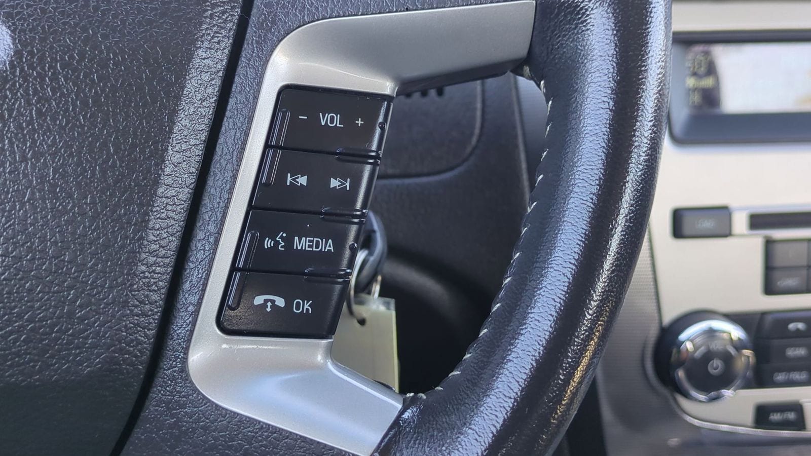 Thumbnail: 2012 Ford Fusion - 25