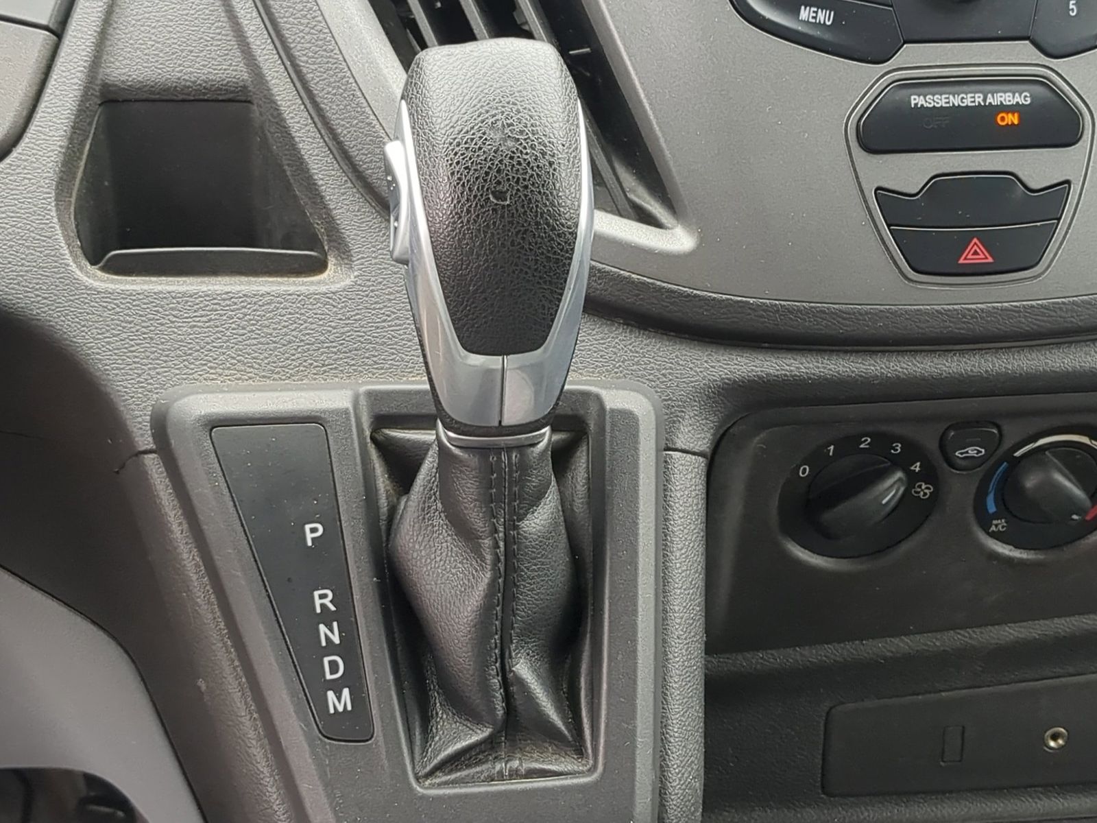 Thumbnail: 2015 Ford Transit Series - 27