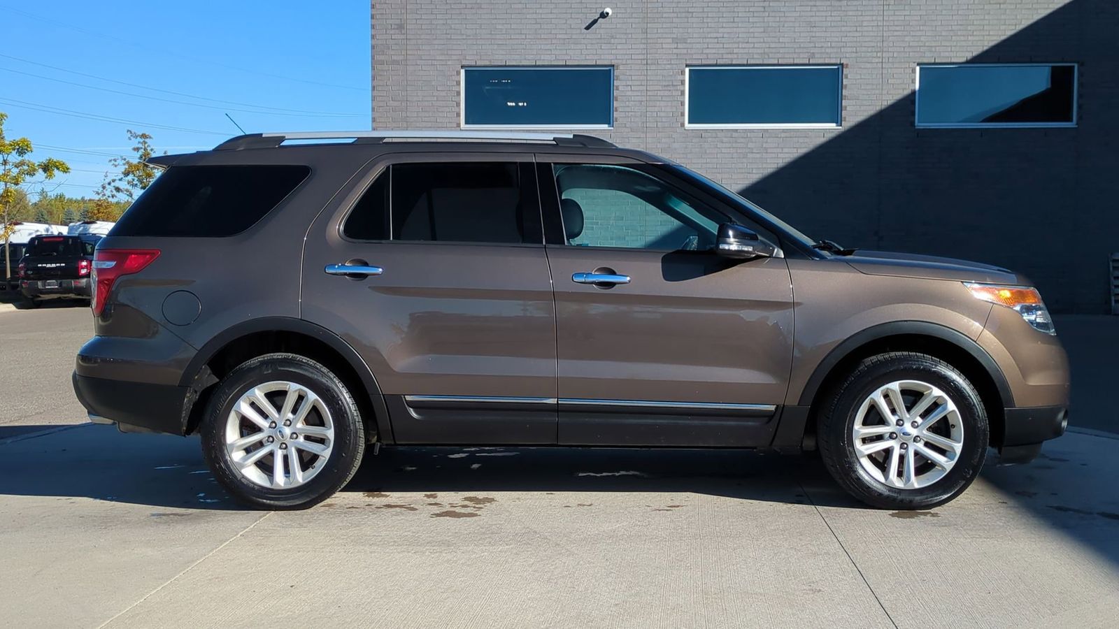 Thumbnail: 2015 Ford Explorer - 6