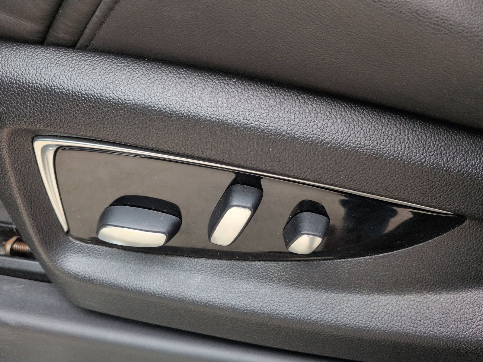 Thumbnail: 2020 Cadillac Escalade - 22