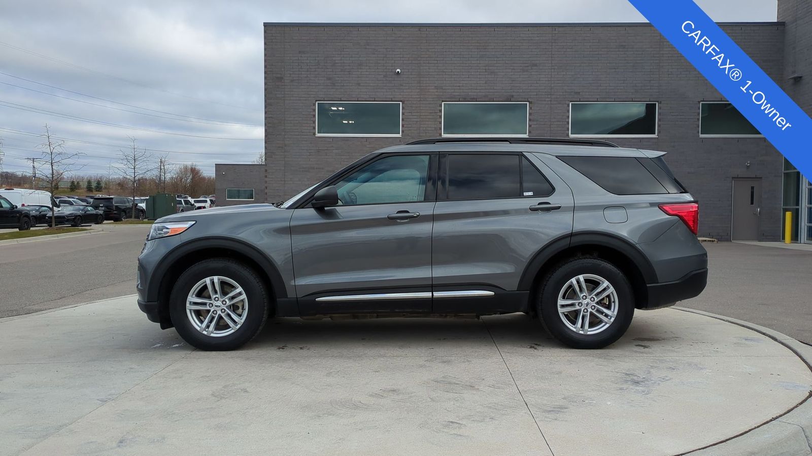 2023 Ford Explorer XLT 2